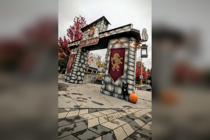 Sorciers, hiboux et citrouilles envahissent la Place publique de Bromont